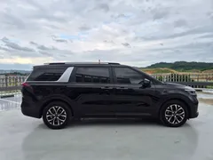 2023 Kia Carnival Diesel 9-Seater Prestige — фото 3