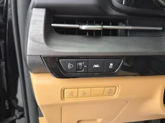2023 Kia Carnival Diesel 9-Seater Prestige — фото 17