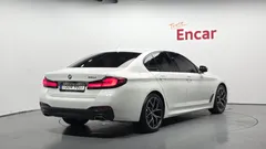 2023 BMW 5-Series 530i M Sport Package — фото 2