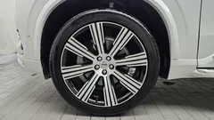 2023 Volvo XC90 B6 Ultimate Bright, белый — фото 5