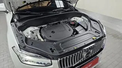 2023 Volvo XC90 B6 Ultimate Bright, белый — фото 6