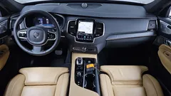 2023 Volvo XC90 B6 Ultimate Bright, белый — фото 7