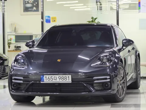 2022 Porsche Panamera 2.9 AWD Platinum Edition