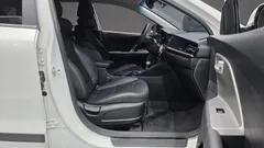 2022 Kia Niro 1.6 HEV, белый — фото 11