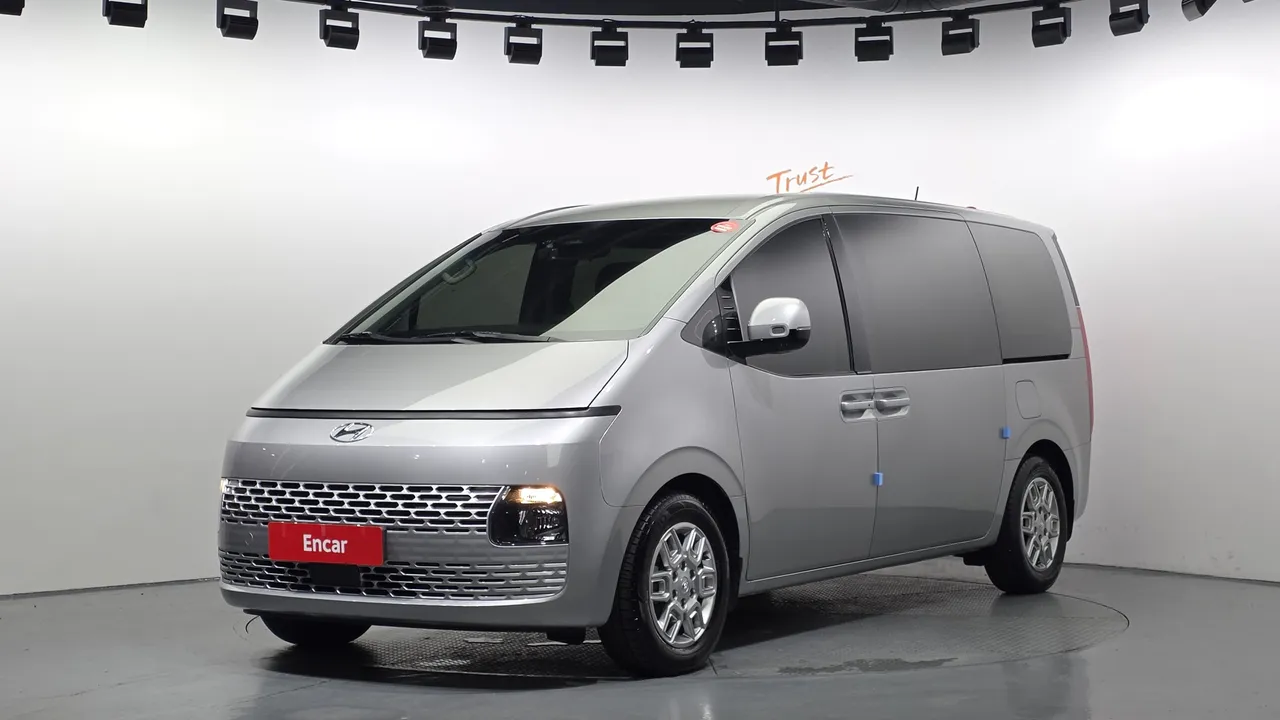2023 Hyundai Staria Tourer 11-Seater