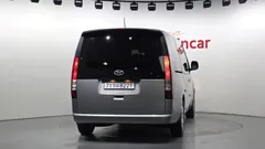 2023 Hyundai Staria Tourer 11-Seater — фото 4