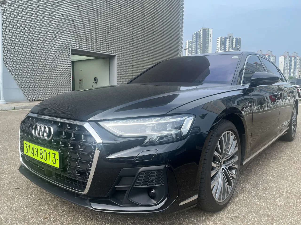 2023 Audi A8 55 TFSI Quattro Premium LWB