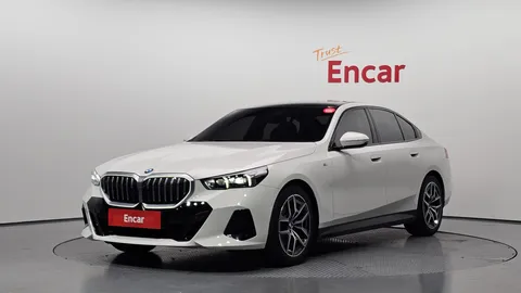 2024 BMW 5-Series 520i M Sport
