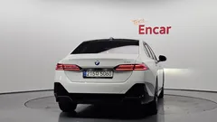 2024 BMW 5-Series 520i M Sport — фото 4