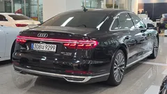 2021 Audi A8 60 TFSI Quattro LWB, чёрный — фото 2