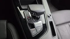 2023 Audi A4 45 TFSI Quattro Premium, белый — фото 9