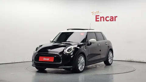 2022 Mini Cooper 5-Door Classic Plus