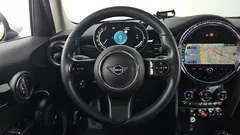 2022 Mini Cooper 5-Door Classic Plus — фото 13