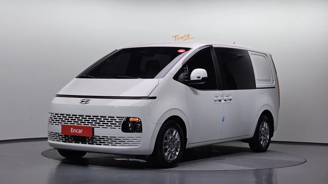 2022 Hyundai Staria Cargo 5-Seater
