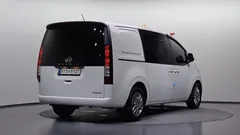 2022 Hyundai Staria Cargo 5-Seater — фото 2