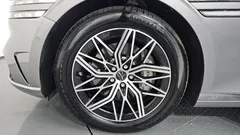2022 Genesis G90 Gasoline 3.5 Turbo AWD, серо-серебристый — фото 5