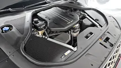 2022 Genesis G90 Gasoline 3.5 Turbo AWD, серо-серебристый — фото 6