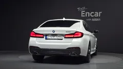 2023 BMW 5-Series 530i M Sport Package, белый — фото 4