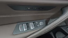 2023 BMW 5-Series 530i M Sport Package, белый — фото 17