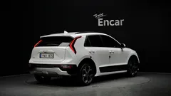 2022 Kia Niro Signature — фото 2