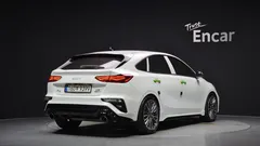 2022 Kia K3 1.6 Turbo GT 5Door — фото 2