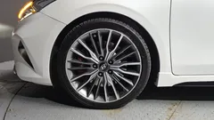 2022 Kia K3 1.6 Turbo GT 5Door — фото 5