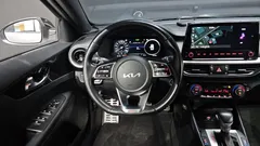 2022 Kia K3 1.6 Turbo GT 5Door — фото 13