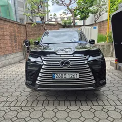2025 Lexus LX 700h VIP — фото 3