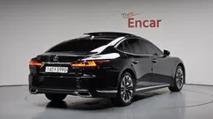 2022 Lexus LS 3.5 Platinum AWD, чёрный — фото 2