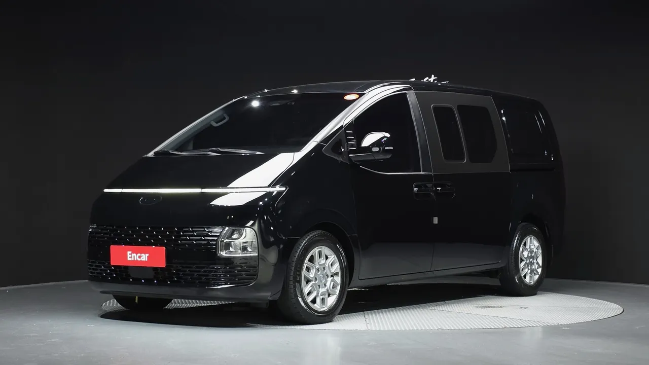 2022 Hyundai Staria Cargo 5-Seater