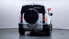 2023 Land Rover Defender 110 D300 HSE, белый — фото 4