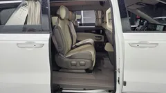 2023 Kia Carnival Diesel 7-Seater Hi-Limousine — фото 12