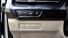 2023 Kia Carnival Diesel 7-Seater Hi-Limousine — фото 16