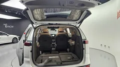 2023 Kia Carnival Diesel 7-Seater Hi-Limousine — фото 20