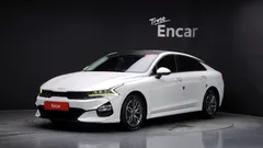 2022 Kia K5 2.0, белый — фото 1