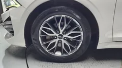 2022 Kia K5 2.0, белый — фото 5