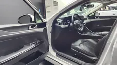2022 Kia K5 2.0, белый — фото 10