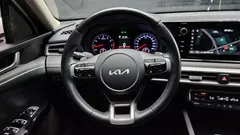 2022 Kia K5 2.0, белый — фото 13