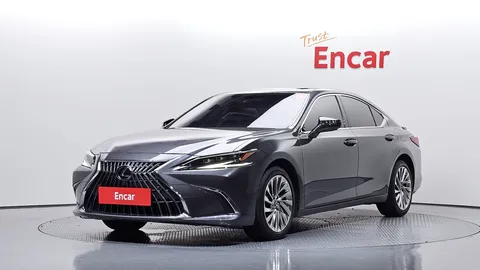 2023 Lexus ES Executive