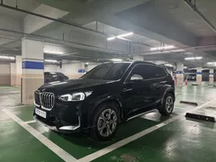 2024 BMW X1 sDrive 20i M Sport, чёрный — фото 1