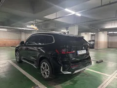 2024 BMW X1 sDrive 20i M Sport, чёрный — фото 2