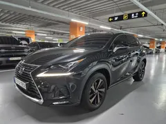 2021 Lexus NX Executive, чёрный — фото 2