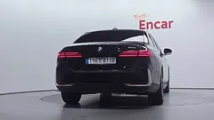 2024 BMW 5-Series 520i, чёрный — фото 4