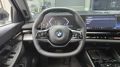2024 BMW 5-Series 520i, чёрный — фото 13