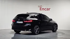 2023 BMW 1-Series 120i M Sports, чёрный — фото 2