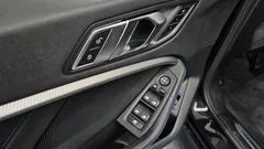 2023 BMW 1-Series 120i M Sports, чёрный — фото 18