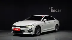 2023 Kia K5 2.0, белый — фото 1