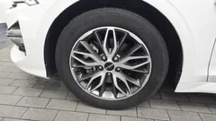 2023 Kia K5 2.0, белый — фото 5