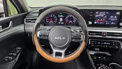 2023 Kia K5 2.0, белый — фото 13