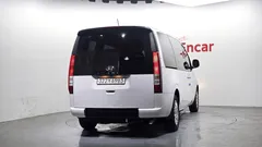 2022 Hyundai Staria disability support car — фото 4